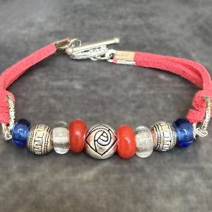 Suede armbandje in de kleuren van de Nederlandse vlag